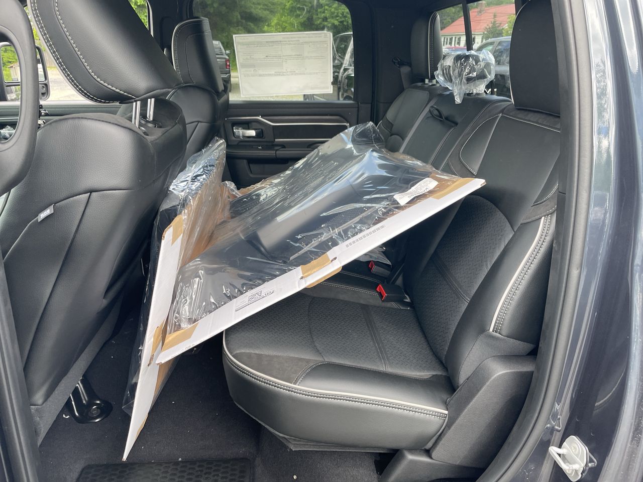 2026 RAM 3500 Laramie - Photo 23
