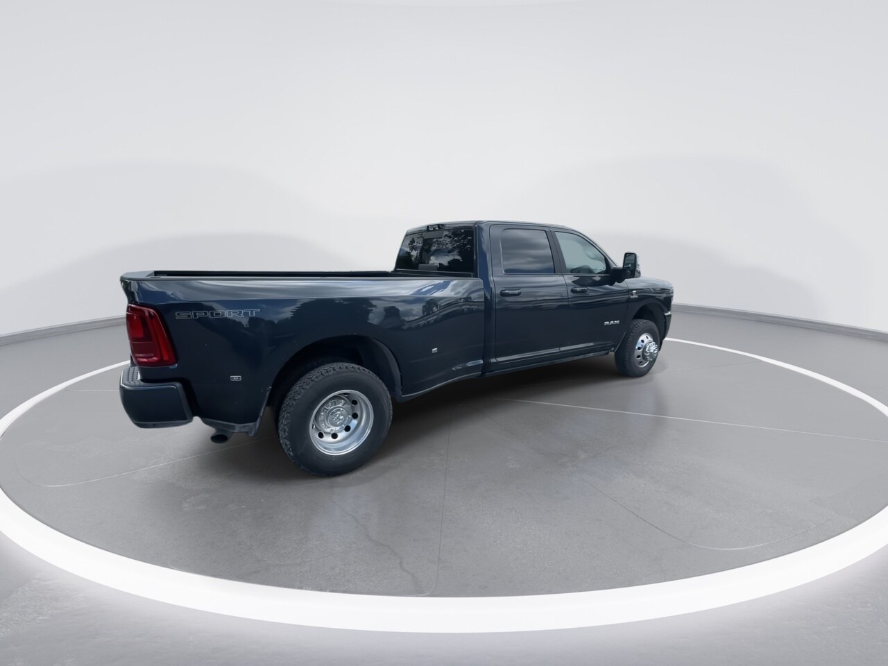 2026 RAM 3500 Laramie - Photo 8