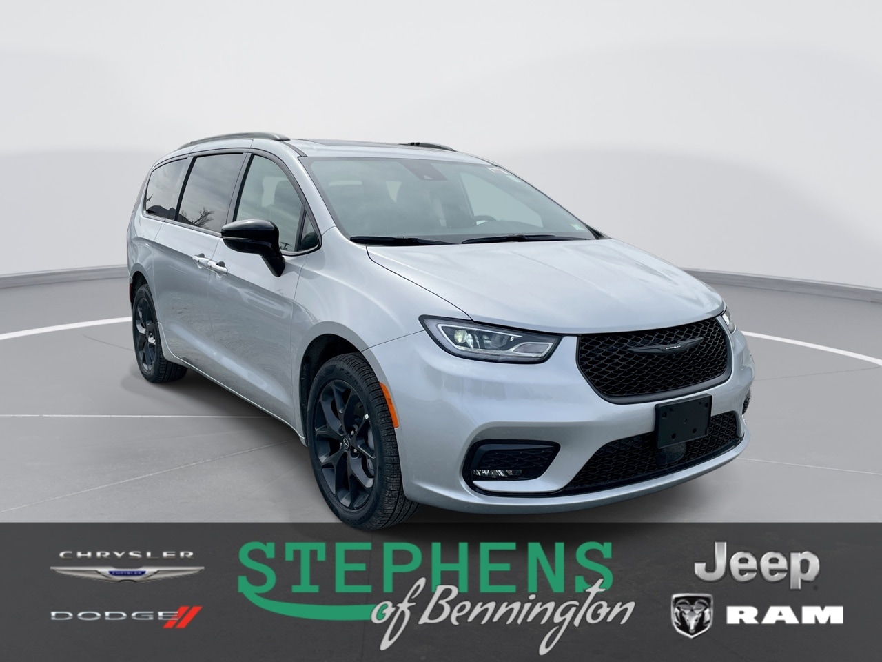 2026 Chrysler Pacifica Limited AWD's photo