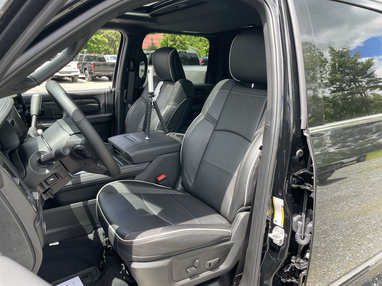 2026 RAM 3500 Limited - Photo 11