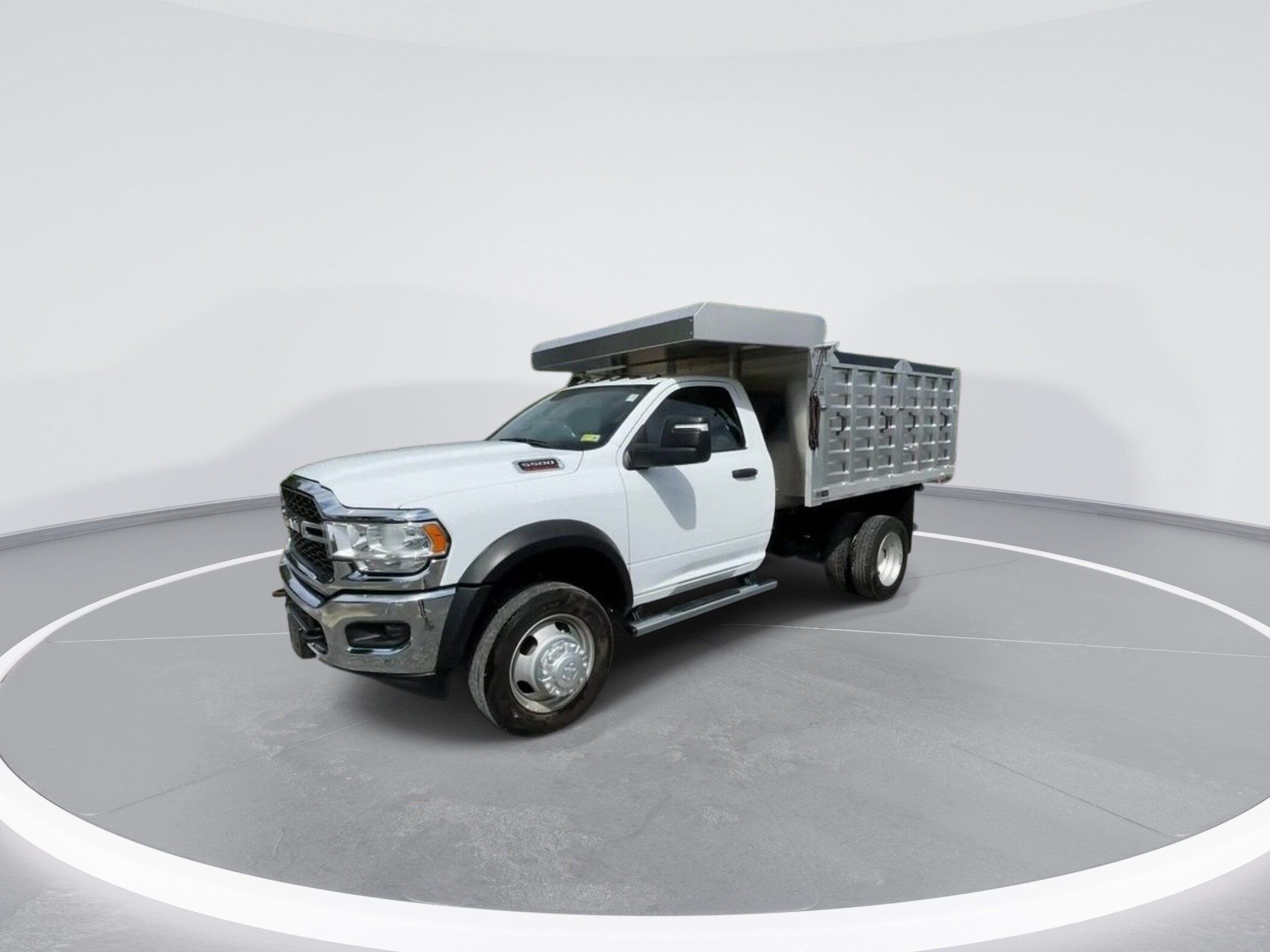 2024 Ram 5500 Tradesman photo 3