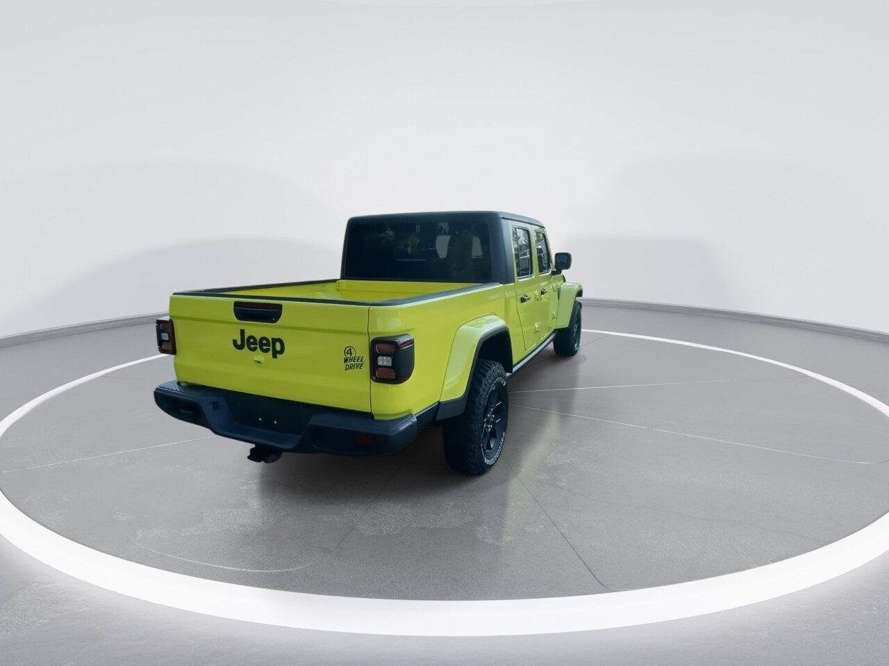 2024 Jeep Gladiator Willys photo 2
