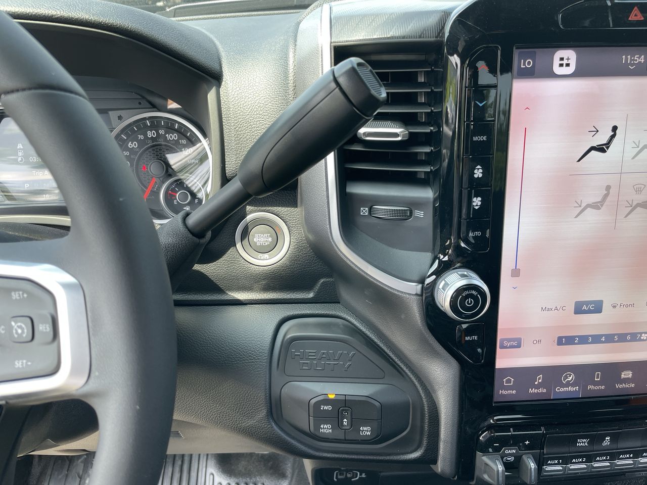 2025 RAM 3500 Chassis Big Horn - Photo 19