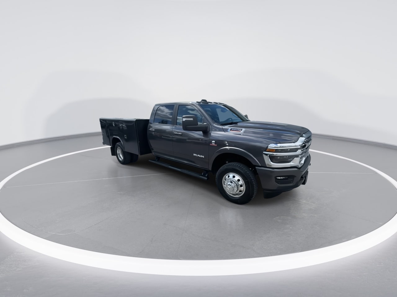 View vehicle photo 2