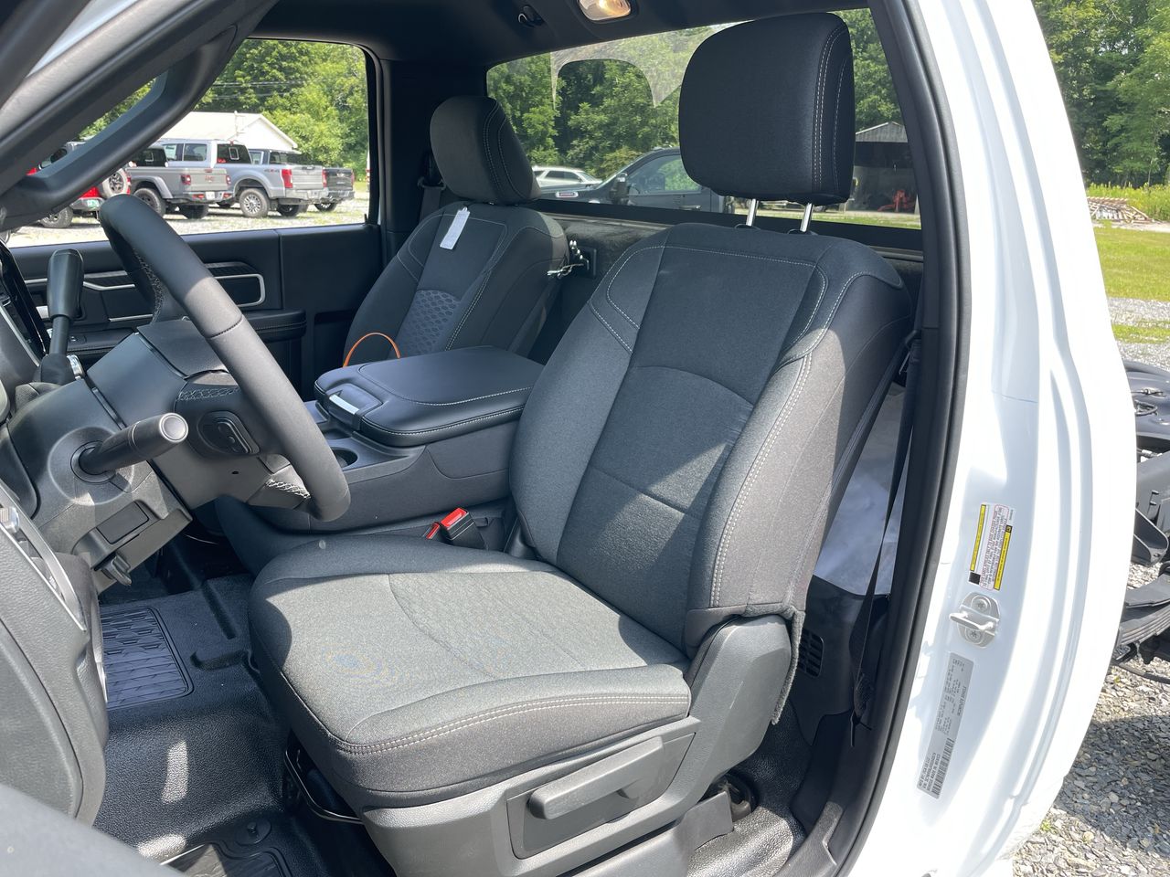 2025 RAM 3500 Chassis Big Horn - Photo 11