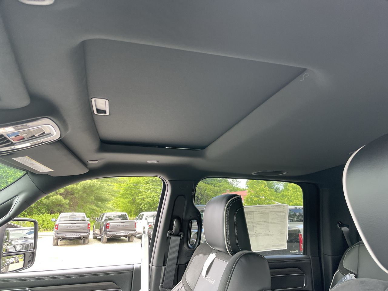 2026 RAM 3500 Laramie - Photo 22