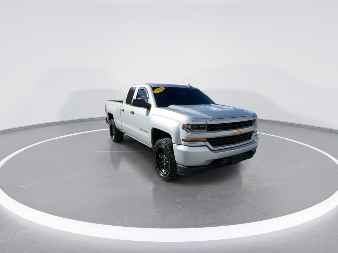 2018 Chevrolet Silverado 1500 Custom photo 3