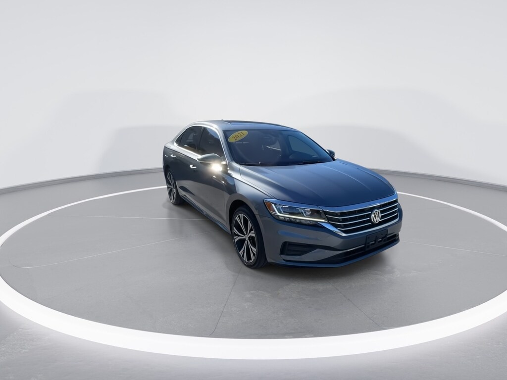 Used 2021 Volkswagen Passat SE Sedan
