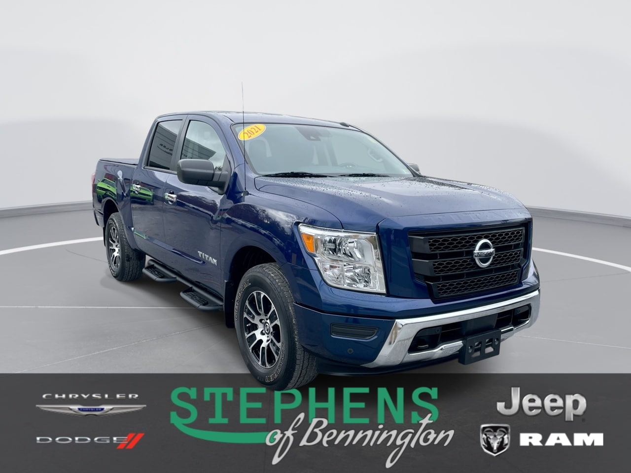 2021 Nissan Titan SV's photo