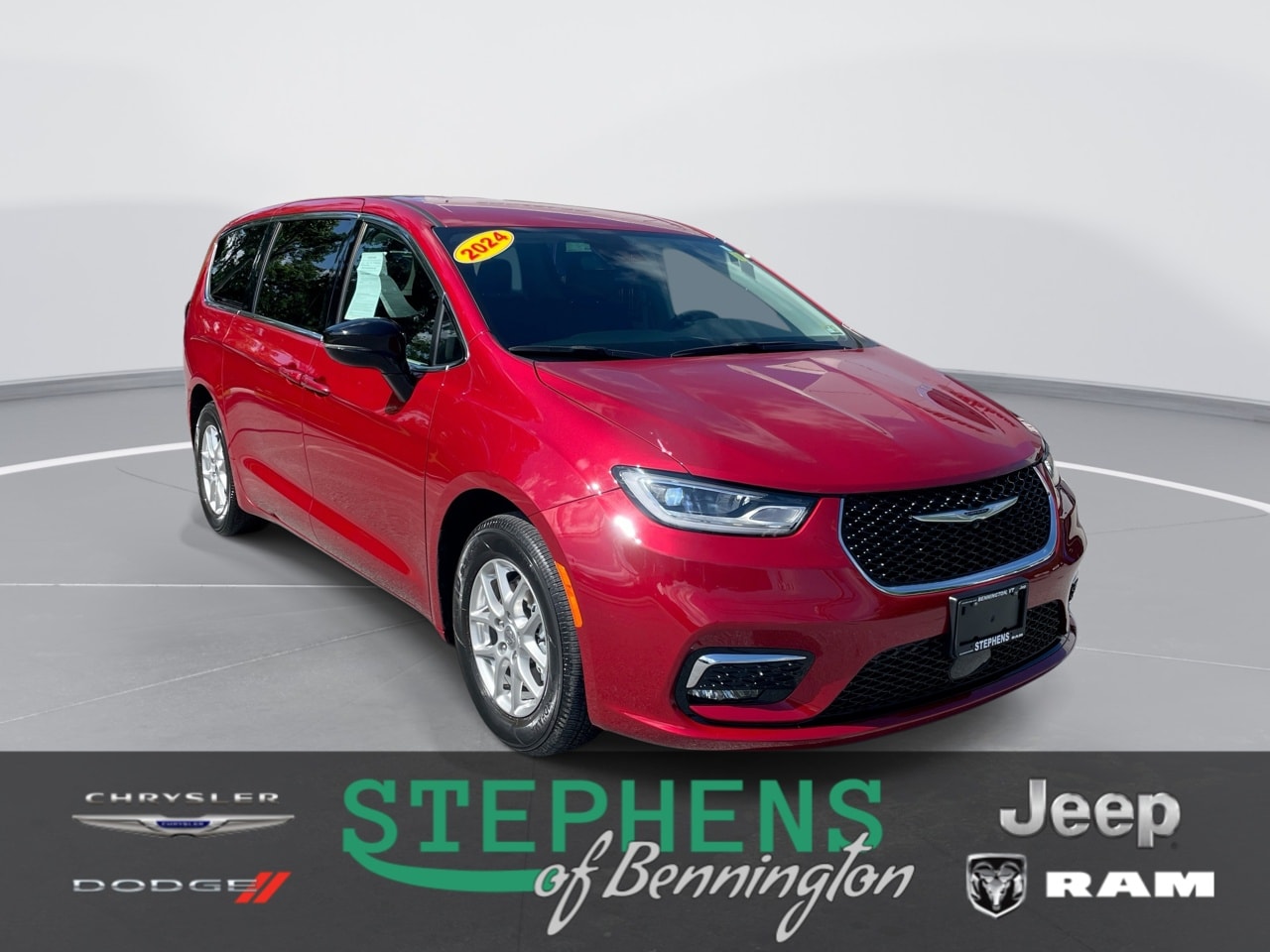 2024 Chrysler Pacifica Touring L's photo