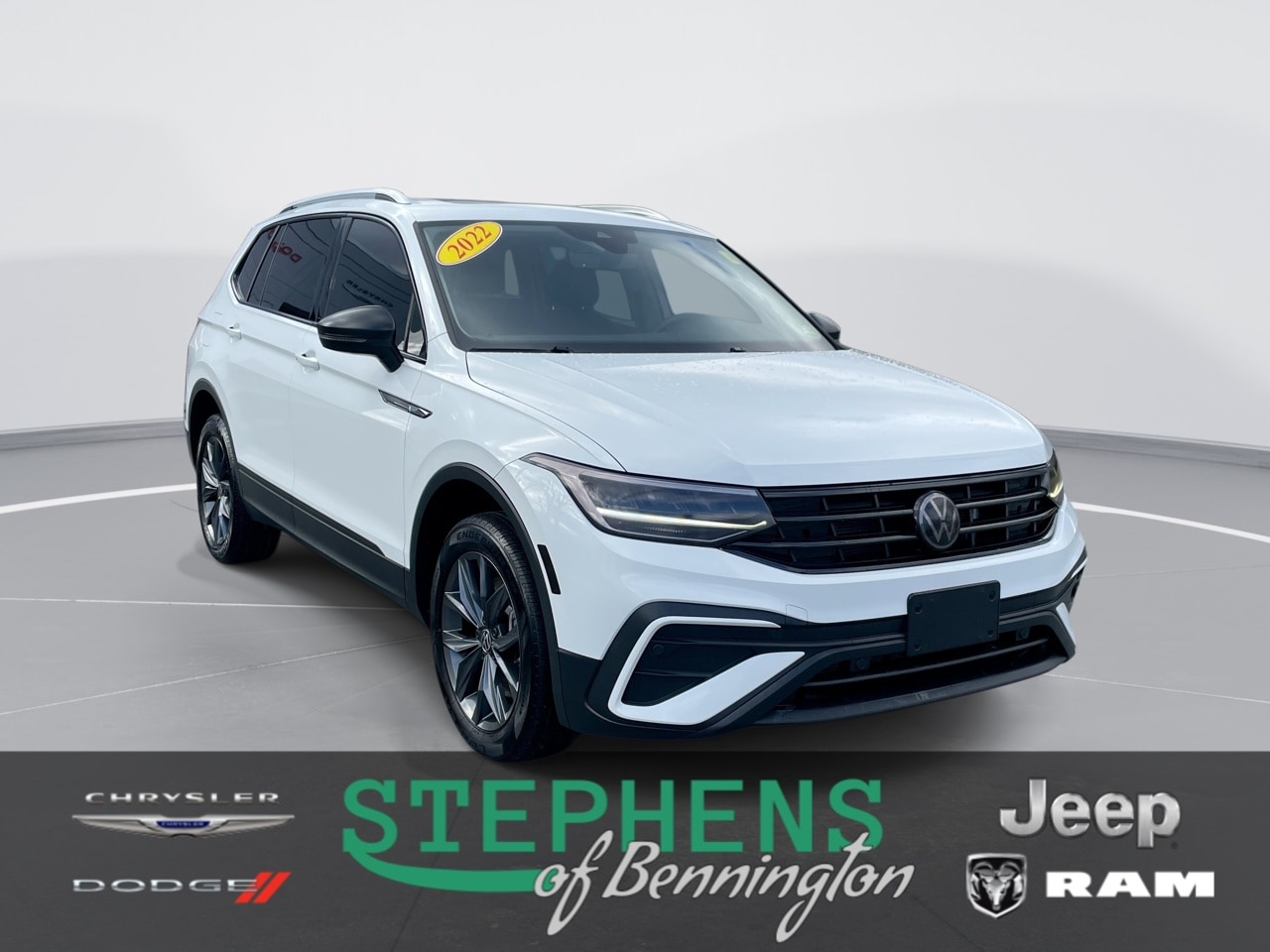 2022 Volkswagen Tiguan SE's photo