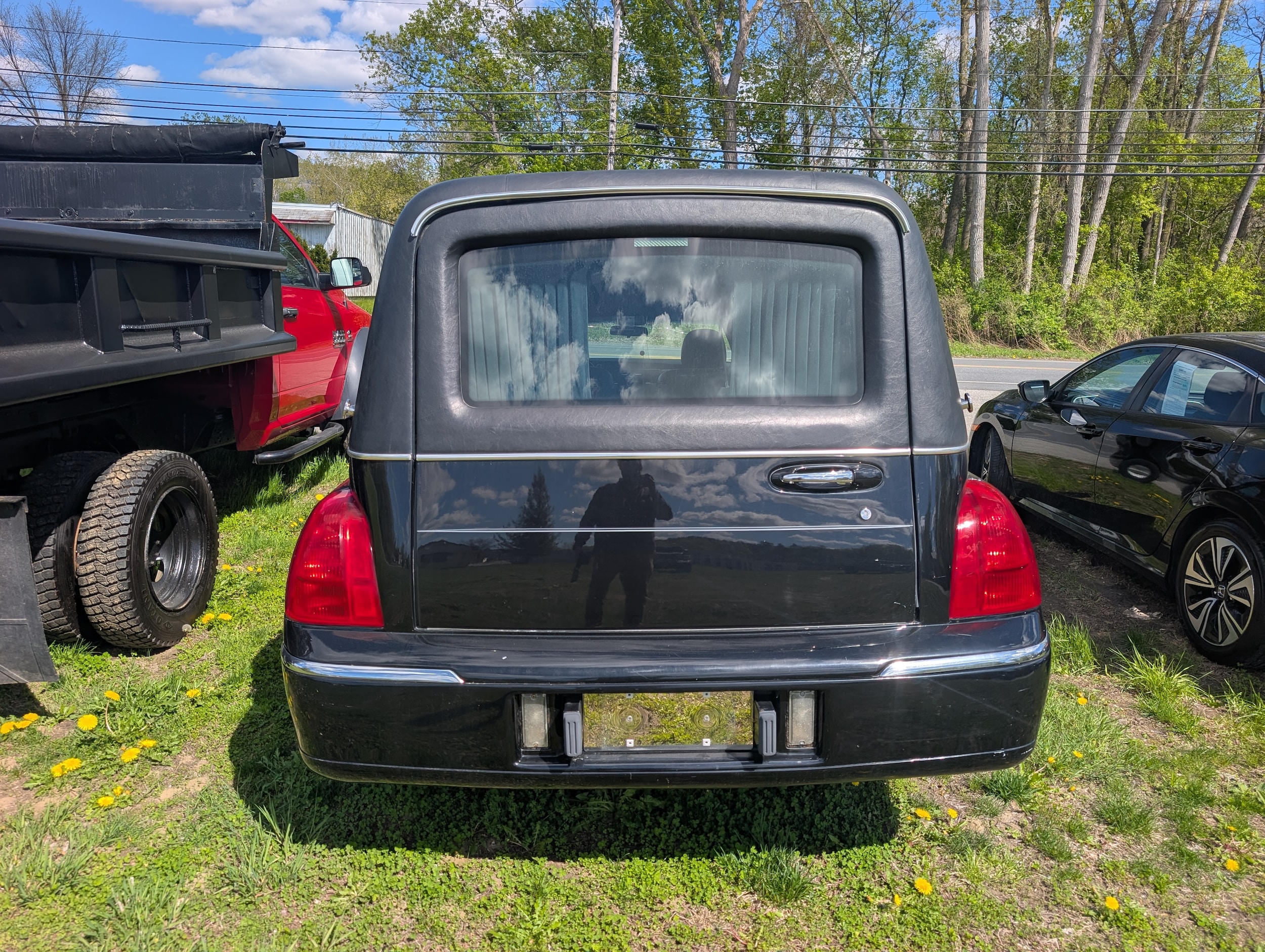 View vehicle photo 6