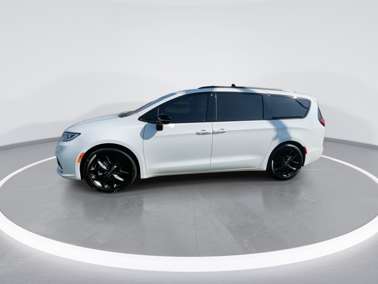 2024 Chrysler Pacifica Touring L - Photo 10