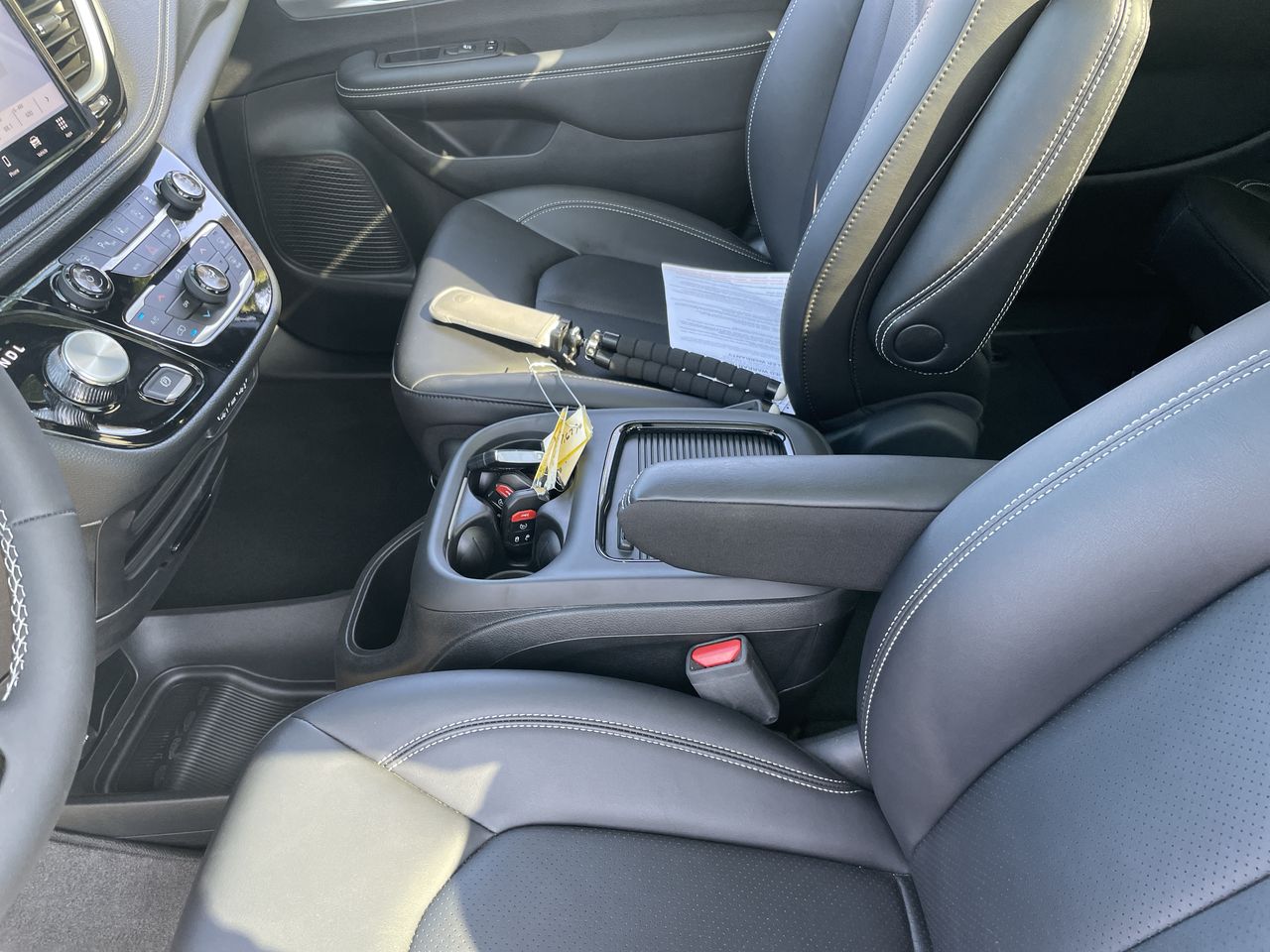 2024 Chrysler Pacifica Touring L - Photo 36