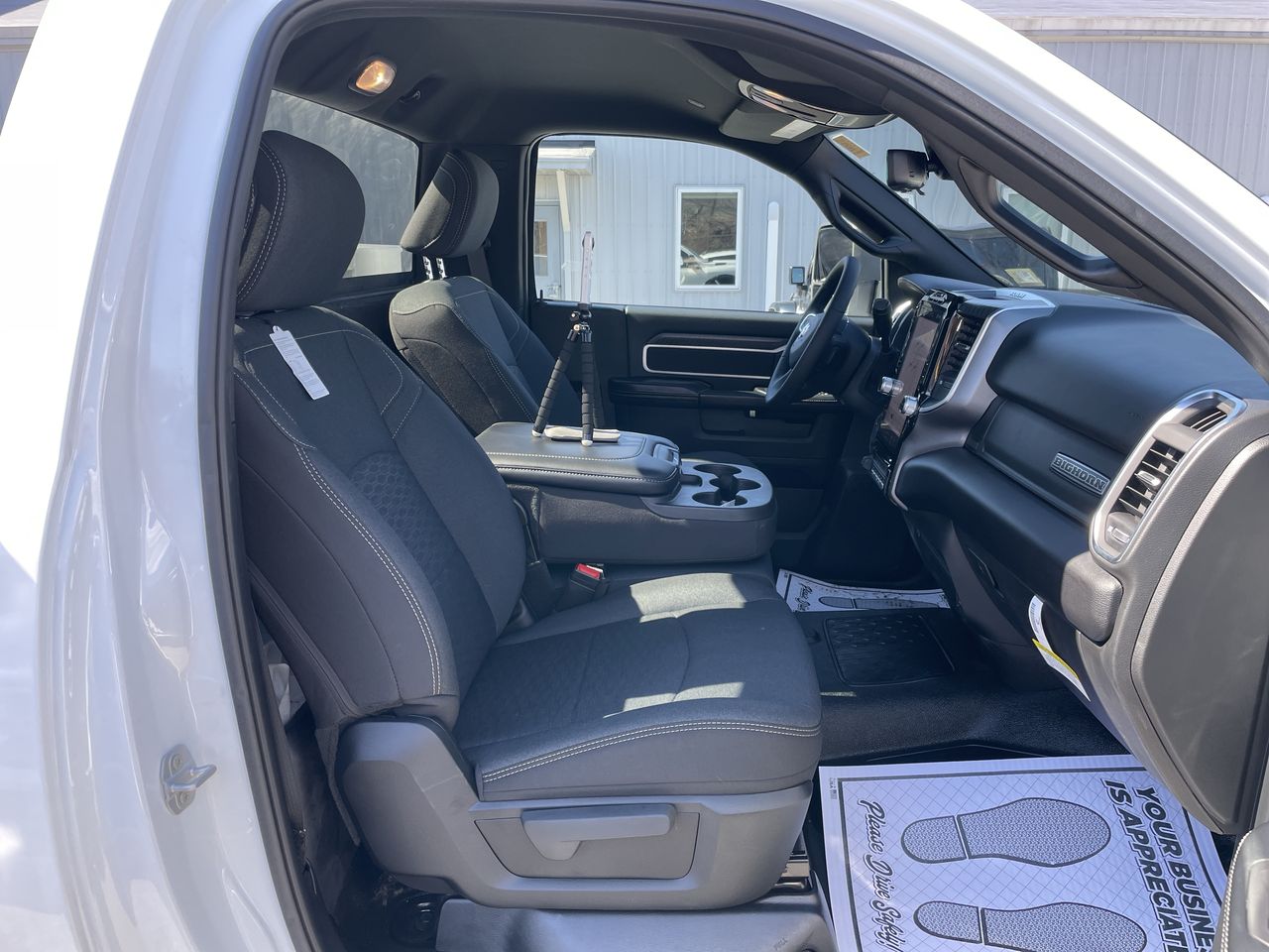 2025 RAM 3500 Chassis Big Horn - Photo 37