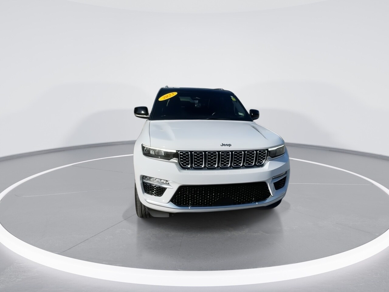 2023 Jeep Grand Cherokee Summit photo 3