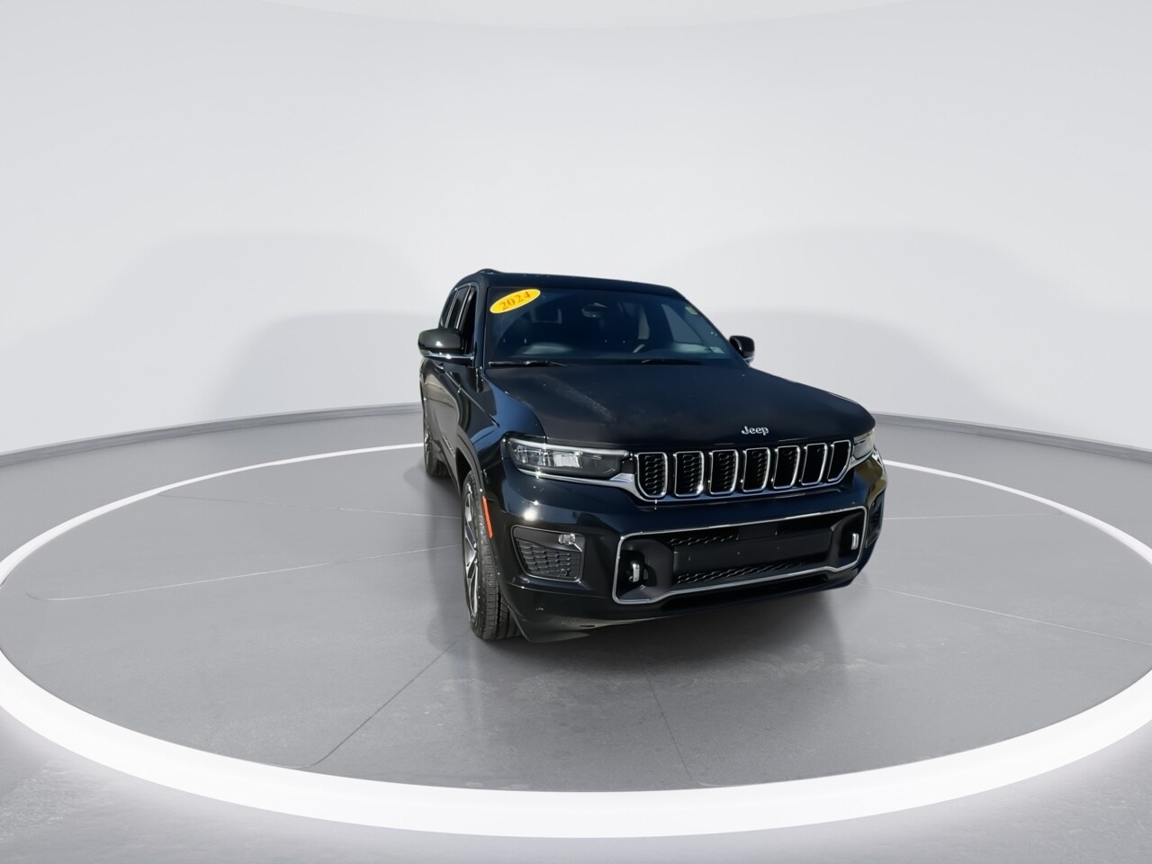 2024 Jeep Grand Cherokee Overland photo 3