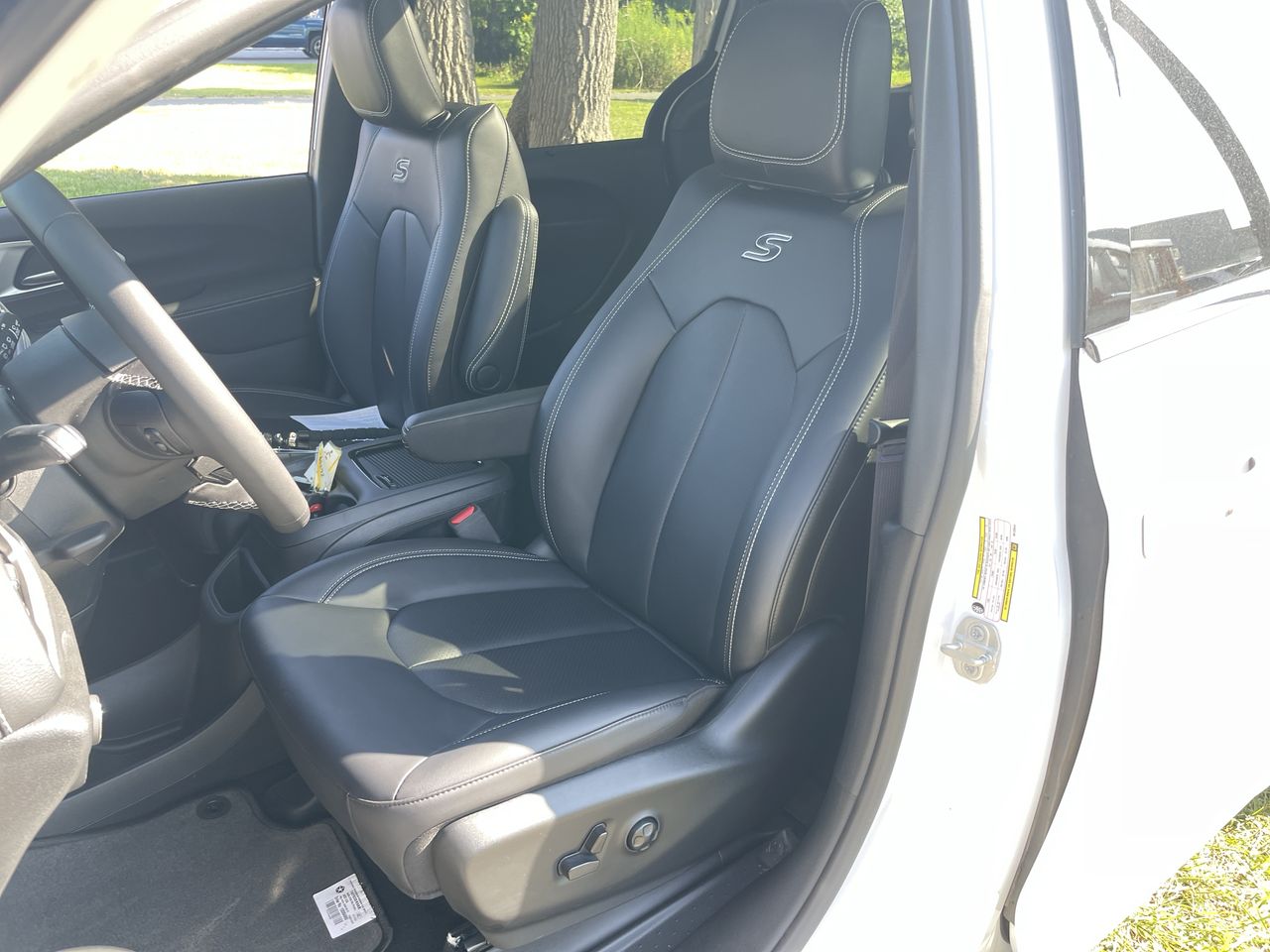 2024 Chrysler Pacifica Touring L - Photo 27