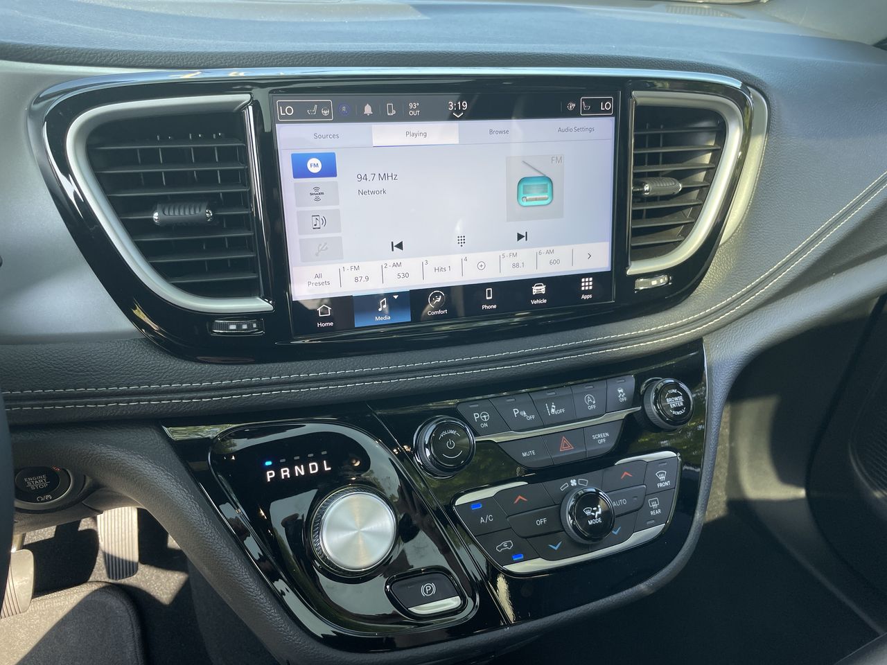 2024 Chrysler Pacifica Touring L - Photo 32