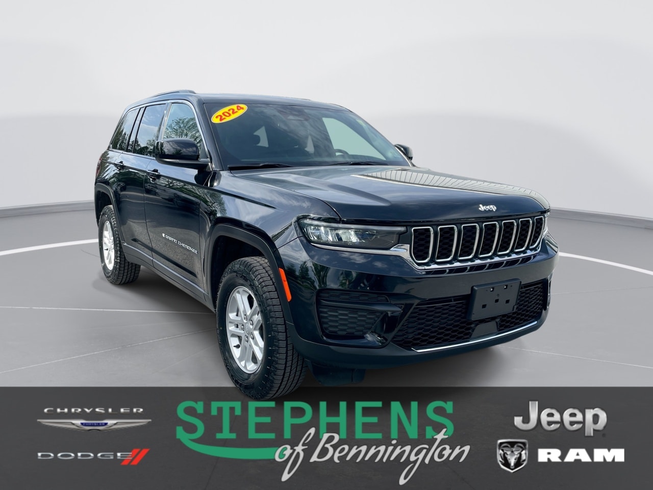 2024 Jeep Grand Cherokee Laredo 4x4's photo