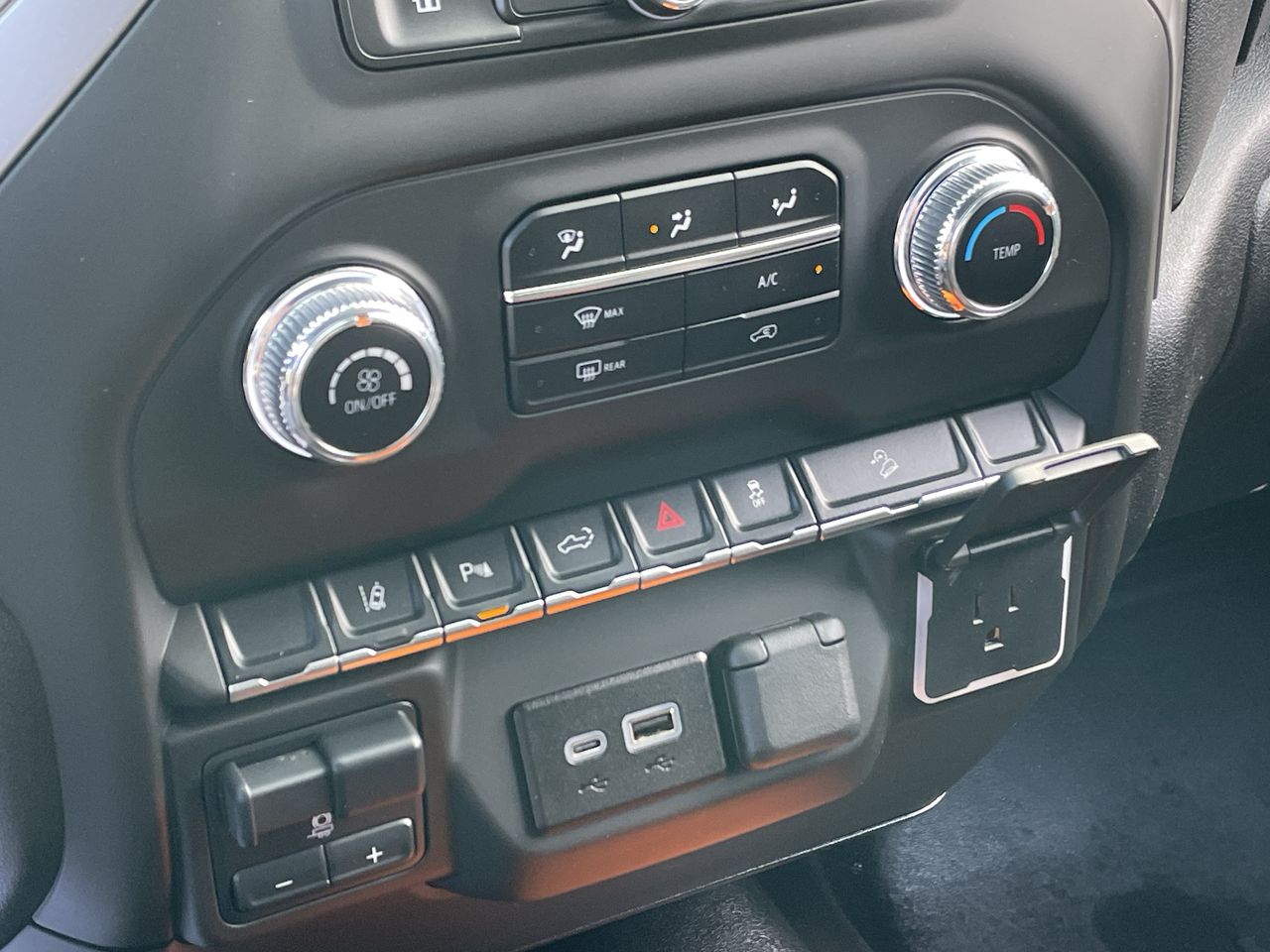 2025 GMC Sierra 3500HD Pro - Photo 34