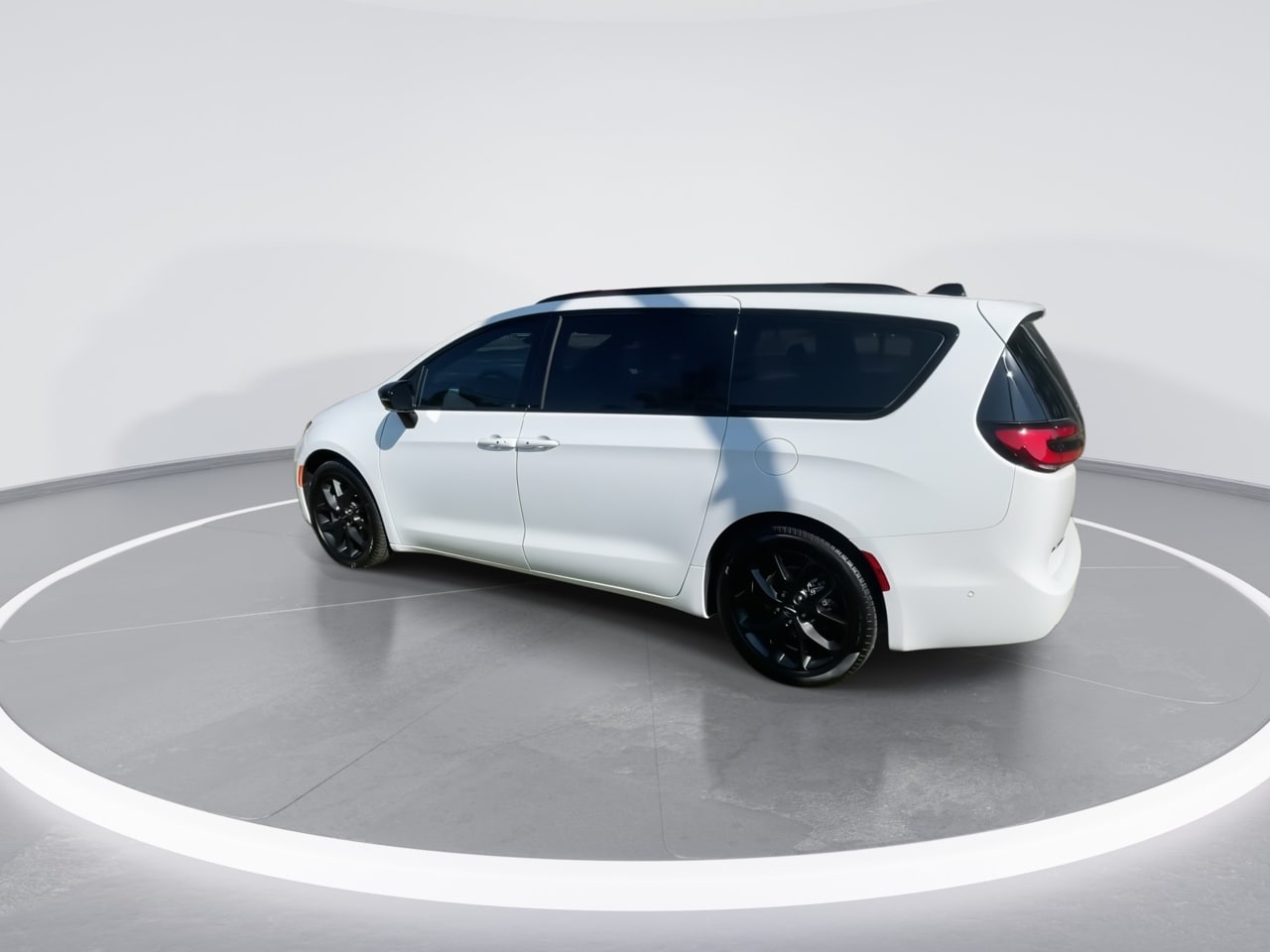 2024 Chrysler Pacifica Touring L - Photo 13