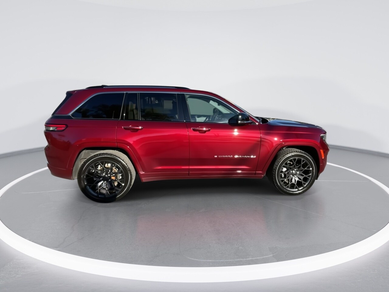 2023 Jeep Grand Cherokee Overland photo 3