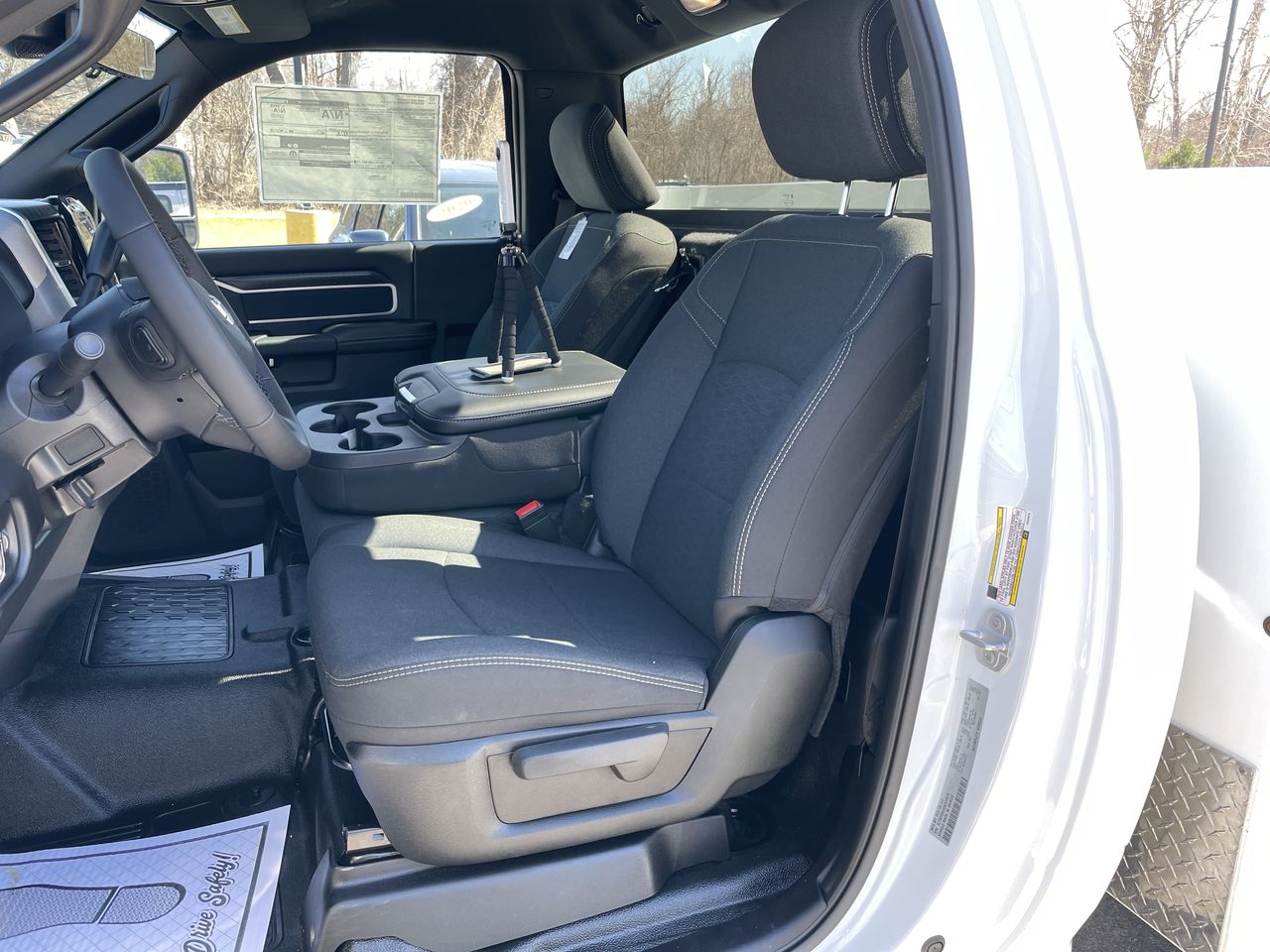 2025 RAM 3500 Chassis Big Horn - Photo 26