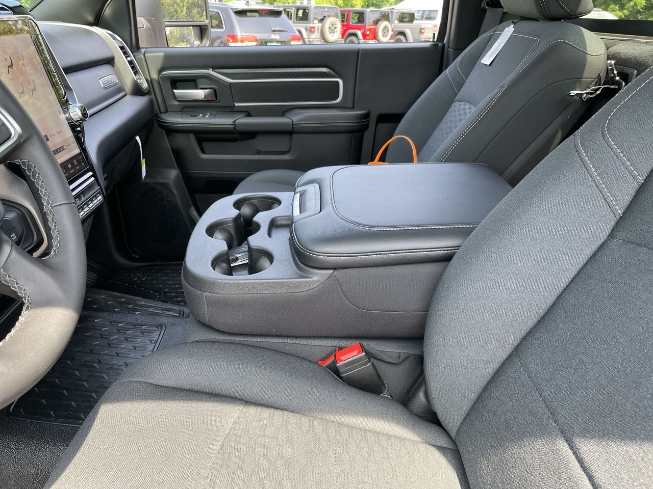 2025 RAM 3500 Chassis Big Horn - Photo 20