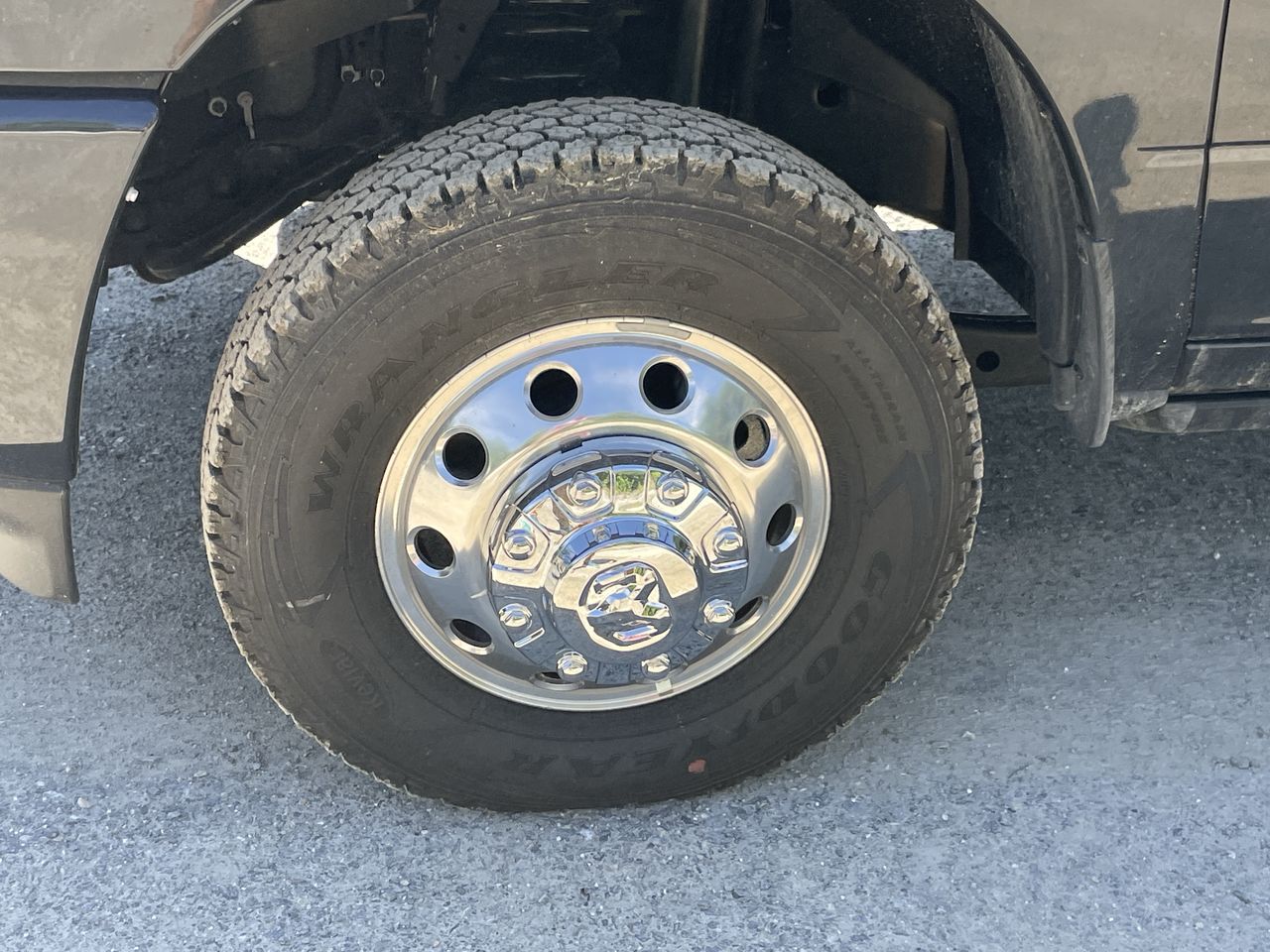 2026 RAM 3500 Laramie - Photo 10