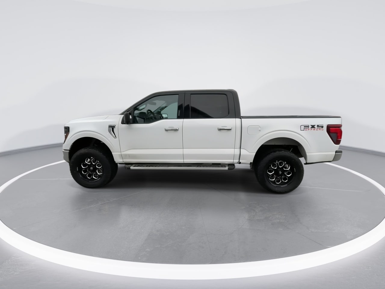 View vehicle photo 5