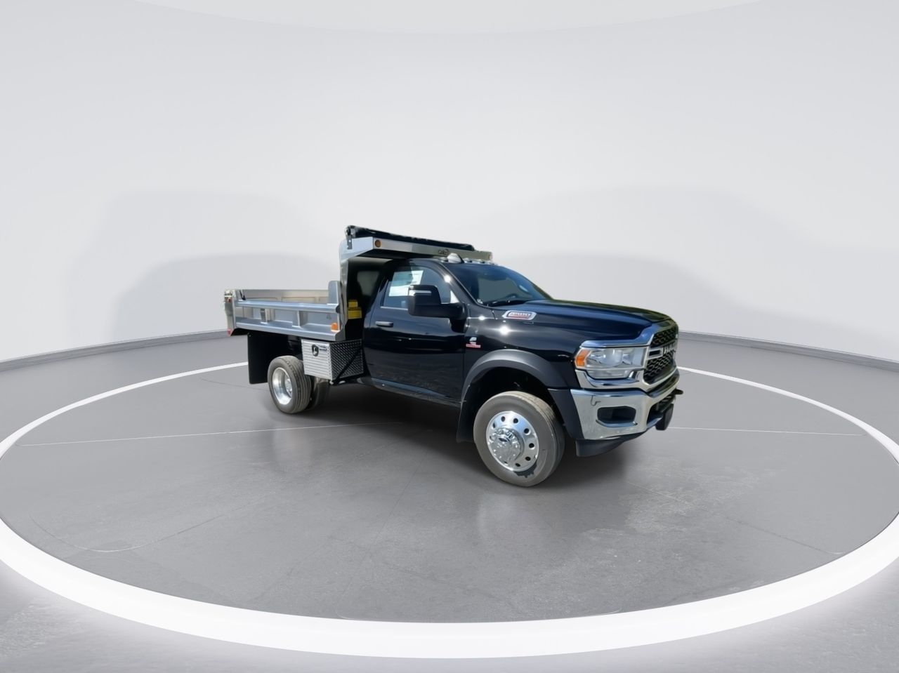 2024 Ram 4500 Tradesman photo 3