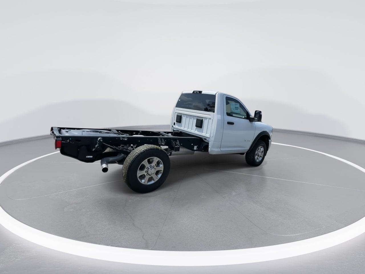 2025 RAM 3500 Chassis Big Horn - Photo 9