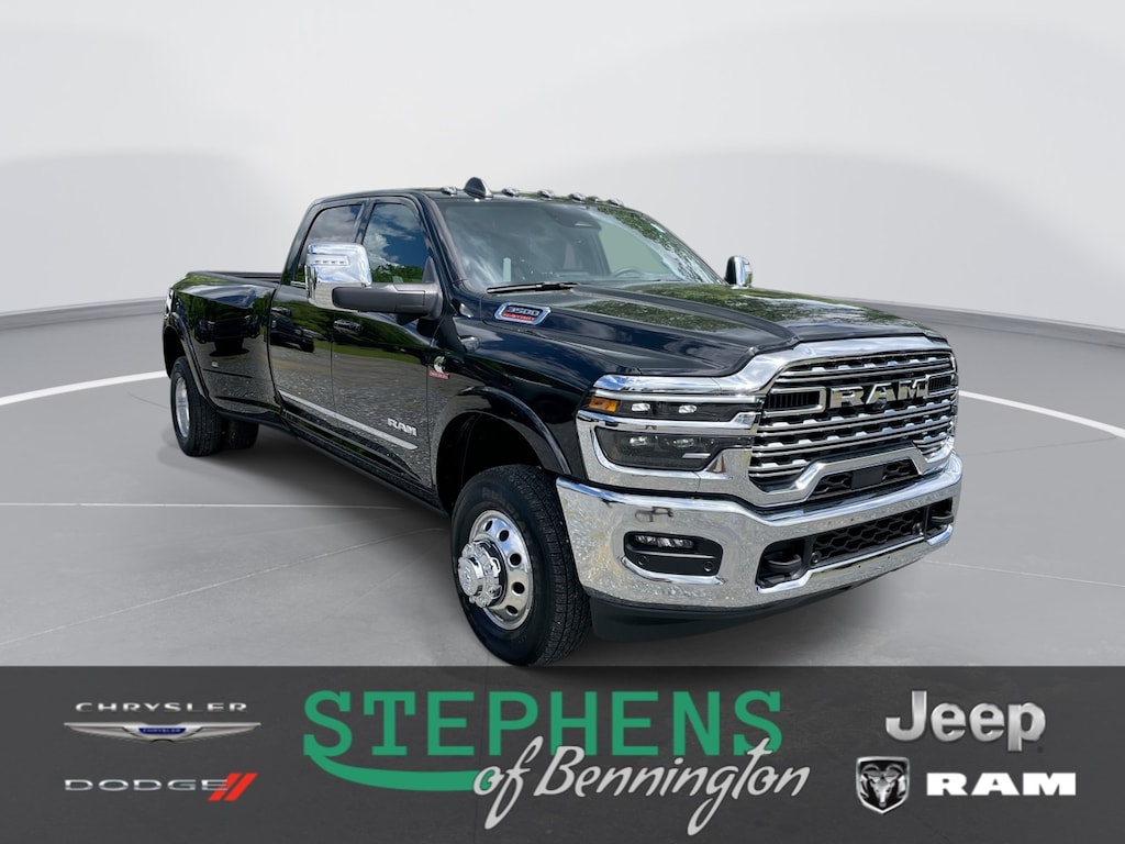 New 2026 Ram 3500 LIMITED CREW CAB 4X4 8' BOX Pickup