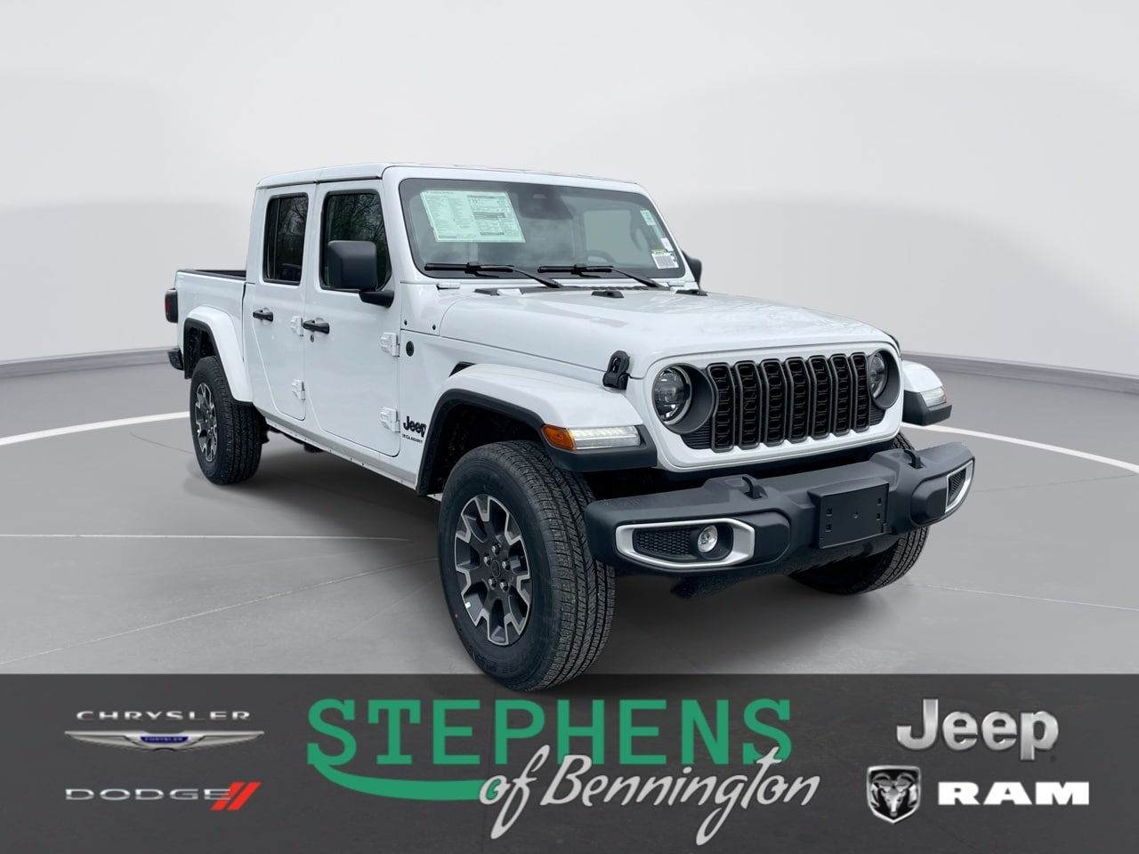 2026 Jeep Gladiator Sahara Auto's photo