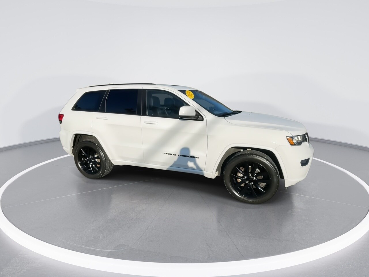 2019 Jeep Grand Cherokee Altitude photo 2