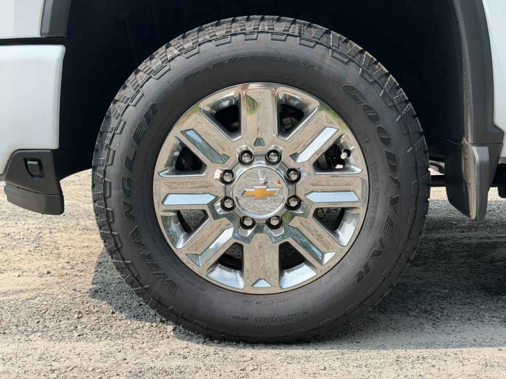 2026 Chevrolet Silverado 2500 HD High Country - Photo 2