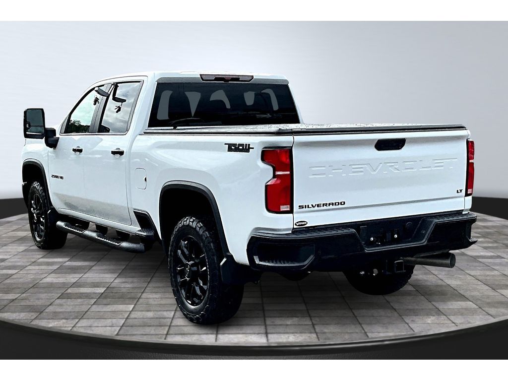 2026 Chevrolet Silverado LT photo 3