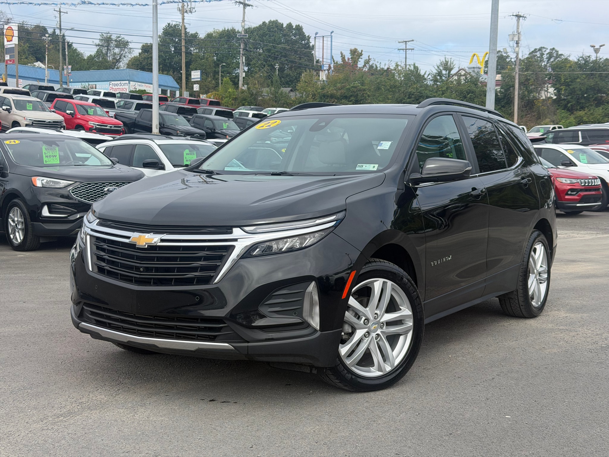 Used 2022 Chevrolet Equinox LT with VIN 2GNAXUEV6N6100007 for sale in Oak Hill, WV