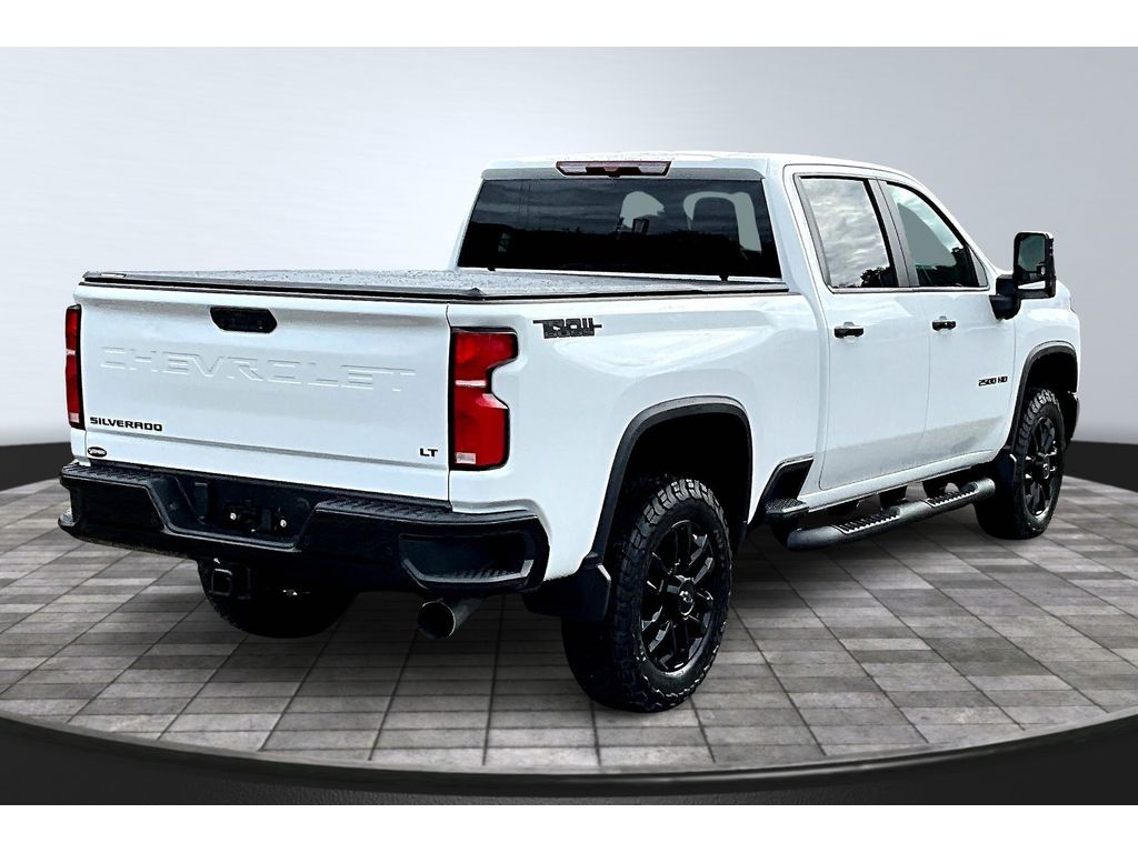 2026 Chevrolet Silverado LT photo 4