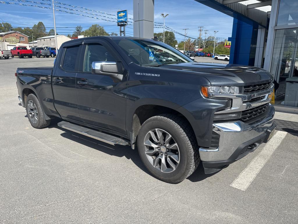 2021 Chevrolet Silverado 1500 LT photo 3