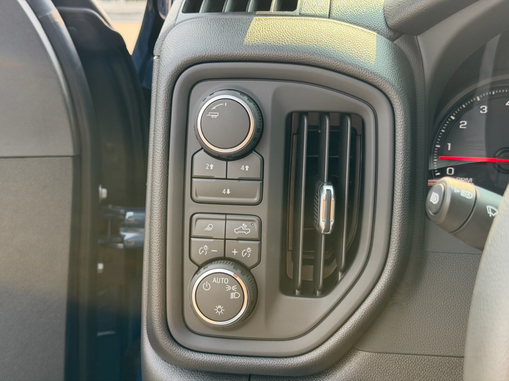 2026 Chevrolet Silverado 2500 HD Custom - Photo 9