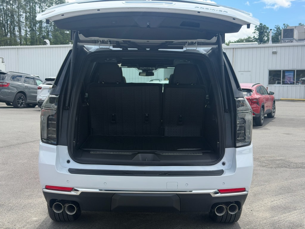 2026 Chevrolet Suburban Premier - Photo 10