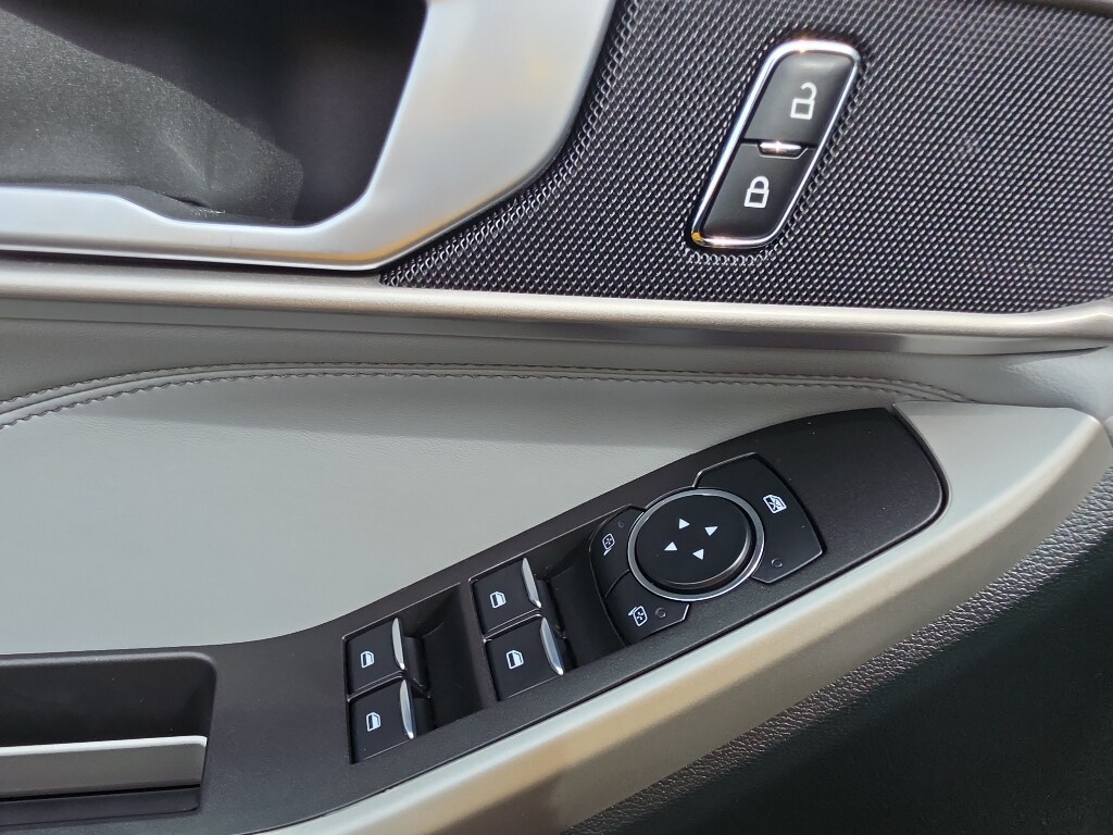 2024 Ford Explorer XLT - Photo 17