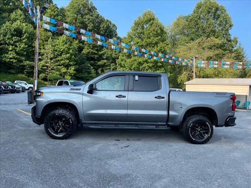 Used 2021 Chevrolet Silverado 1500 LT Trail Boss with VIN 3GCPYFED1MG402892 for sale in Oak Hill, WV