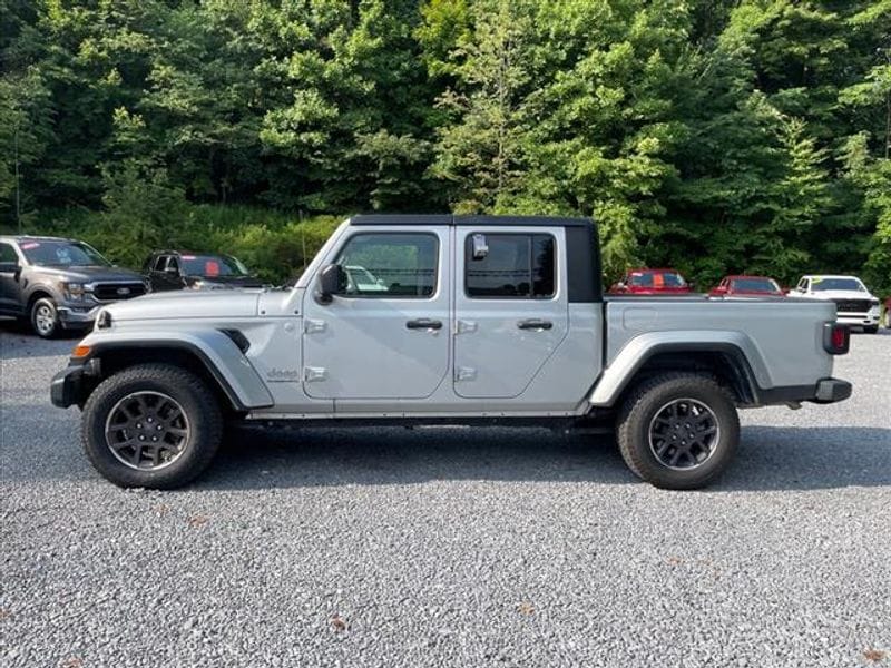 Used 2023 Jeep Gladiator Overland with VIN 1C6HJTFG9PL524012 for sale in Oak Hill, WV