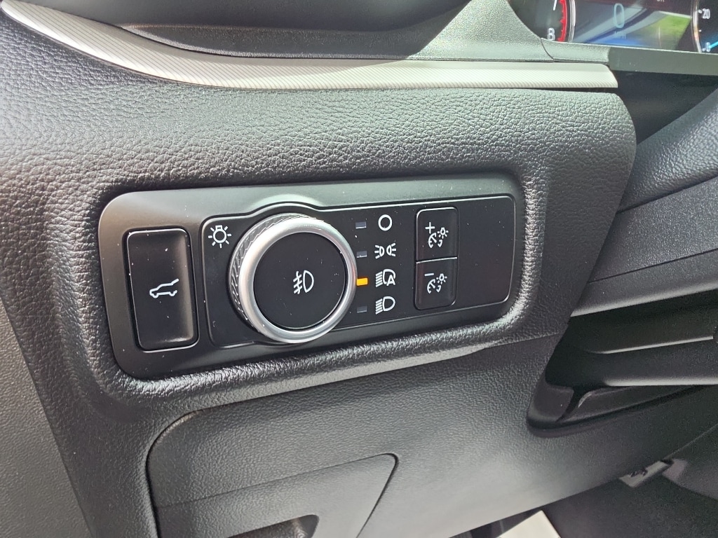 2024 Ford Explorer XLT - Photo 18