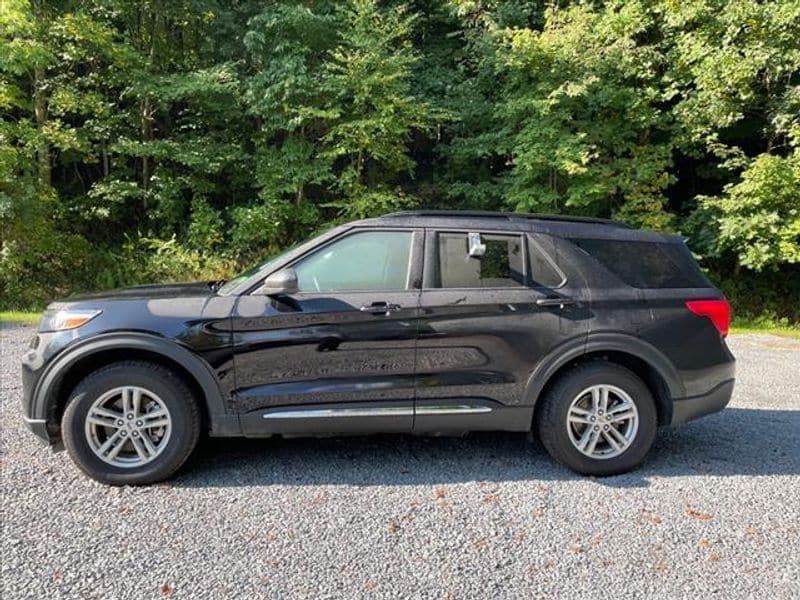 Used 2022 Ford Explorer XLT with VIN 1FMSK8DH4NGB87822 for sale in Oak Hill, WV