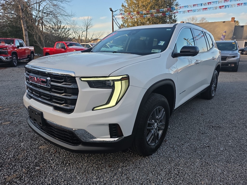 2025 GMC Acadia Elevation's photo