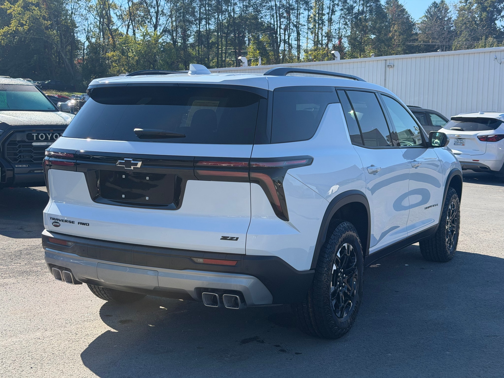 2027 Chevrolet Traverse Z71 - Photo 7